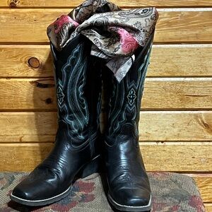 Like new Justin Ladies Cowboy Boots
